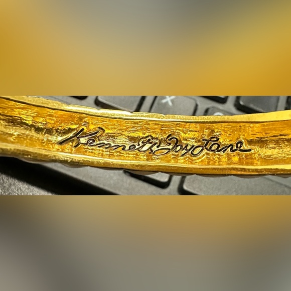 Elegant Beige Bangle Bracelet - Picture 2 of 4